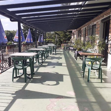 Hotel Restaurant La Chaumiere Du Lac كلارفوكس لي لاكس المظهر الخارجي الصورة